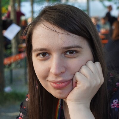 Aurora_Bee@deadinsi.de